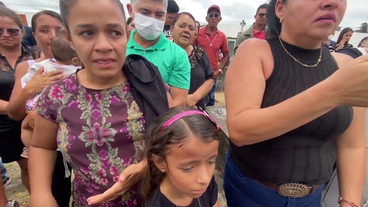 Despedida emoção e comoção na despedida da Adeilze Félix. Descansa em paz.