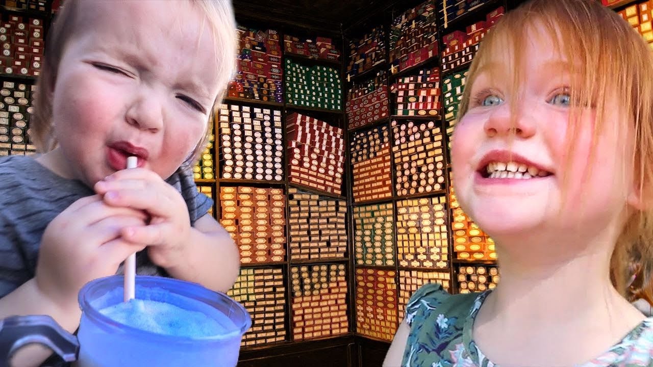 ADLEY LEARNS MAGIC!! Family Vacation to a New Amusement Park (our travel routine with kids)