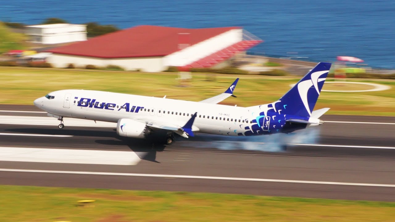 BLUE AIR LOW APPROACH Landing Boeing 737 MAX 8 at Madeira Airport