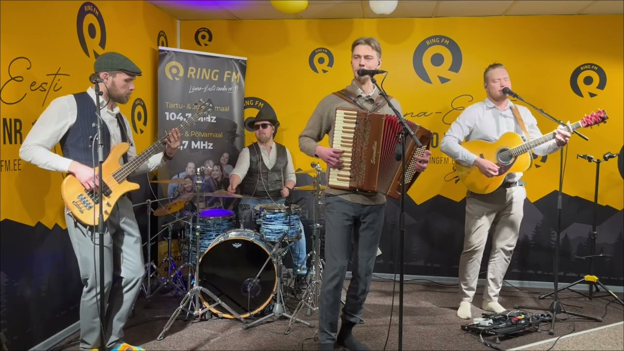 Ansambel Ahoi - Väike neiu (@RingFm)