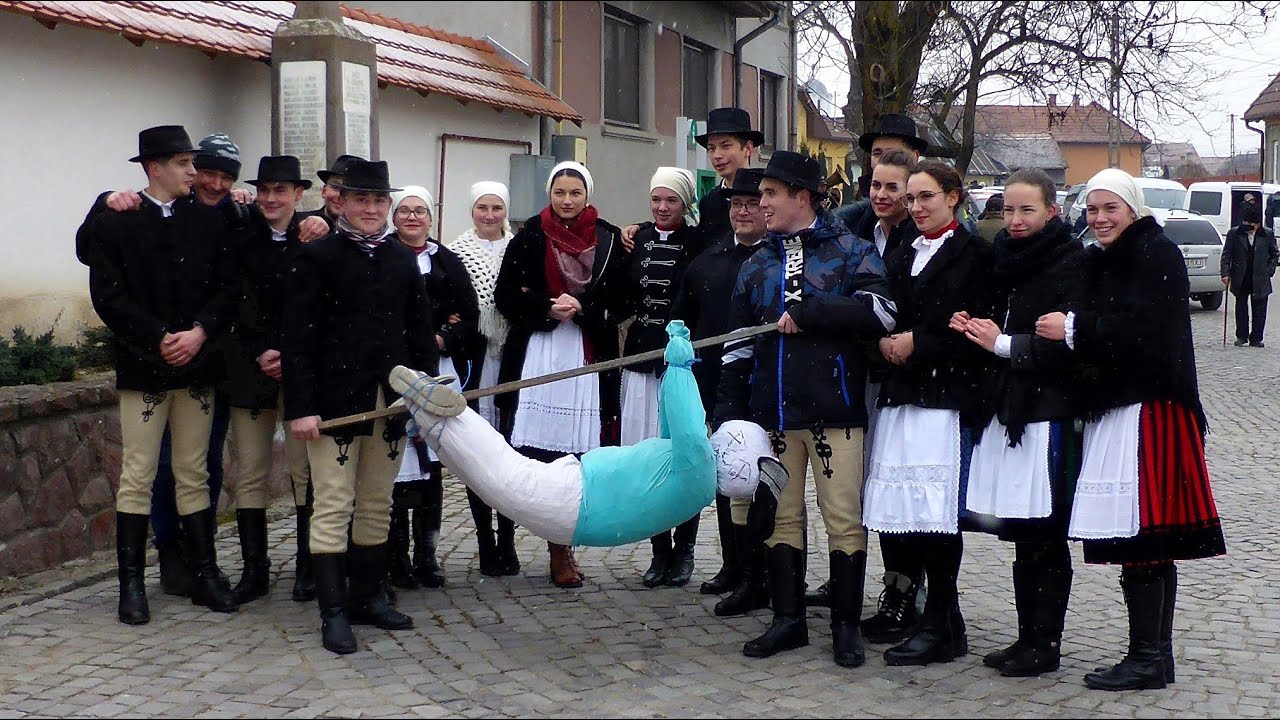 Înmormântarea Farșangului la Sâncrăieni - Csíkszentkirályi farsangtemetés (Harghita, Romania)