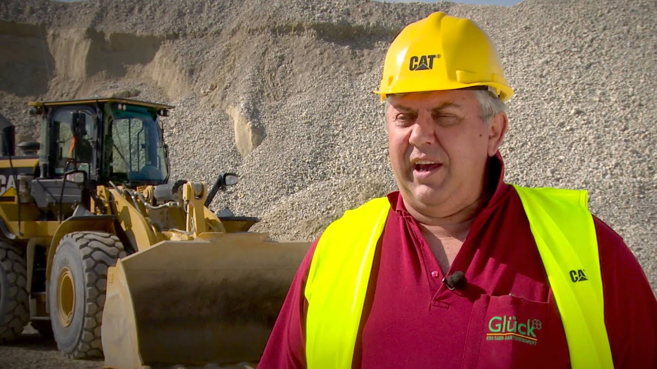 Cat&reg; M Series Medium Wheel Loaders | Comfort and Efficiency