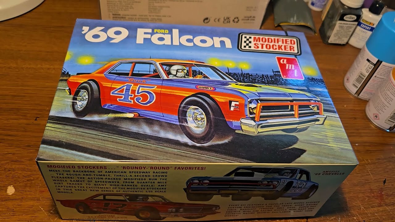 AMT 69 Ford Falcon Modified Stocker unboxing