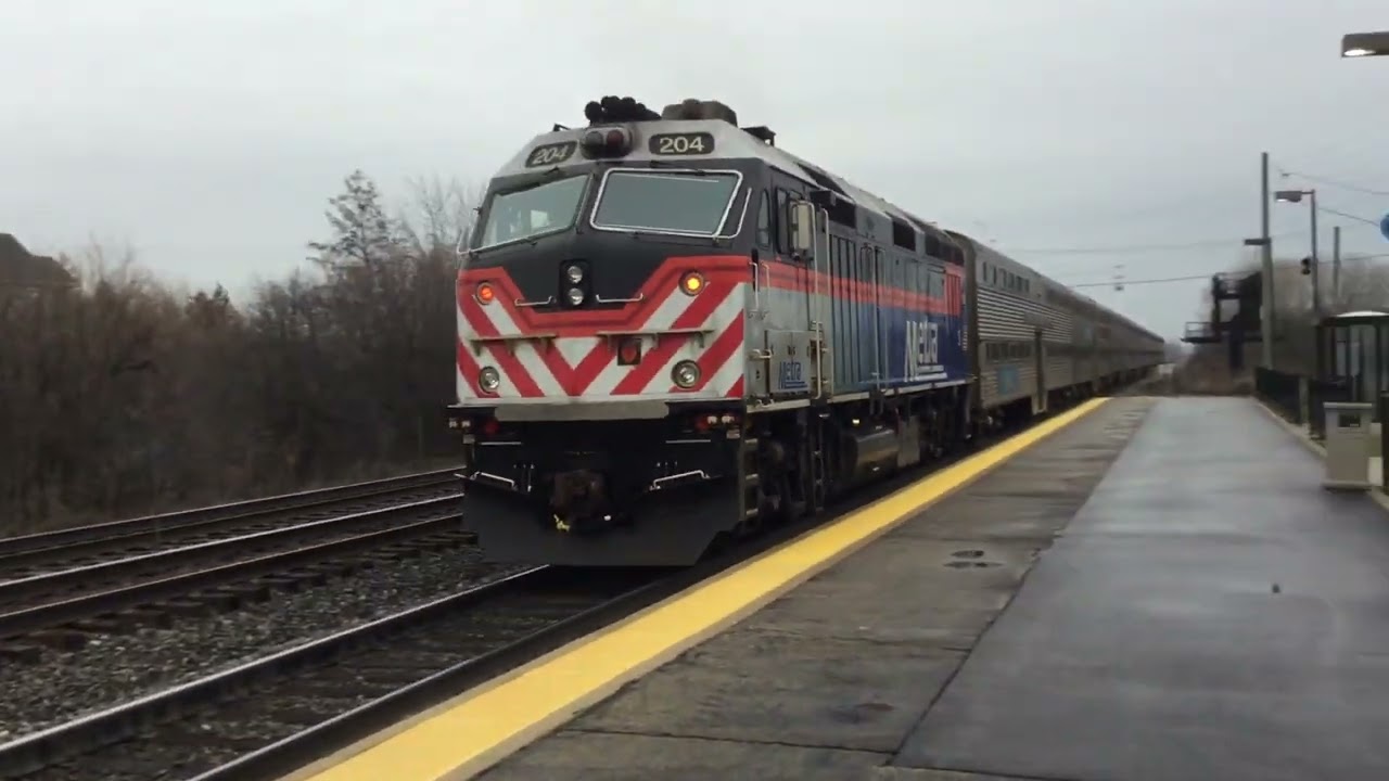 Railfanning the Metra BNSF Line Route 59 station Naperville, IL 12/22/23
