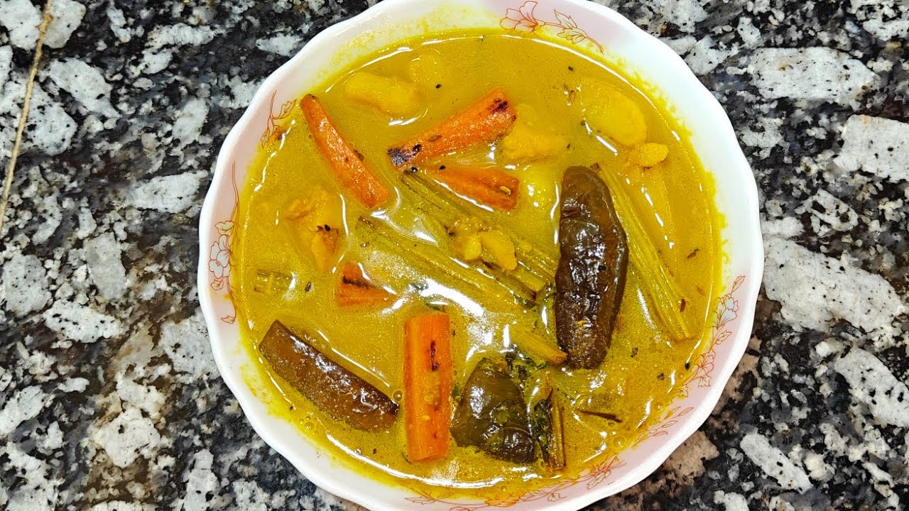 গরমের দুপুরে নিম-সজনার স্বাস্থ্যকর ঝোল, পেট ঠান্ডা রাখার সনাতন রেসিপি।।Neem Jhol Recipe 