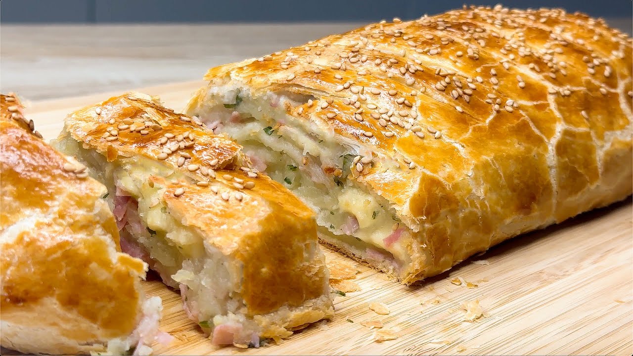 Такого вкусного ужина я еще никогда не елa! Простой и дешевый рулет с картофельной начинкой!