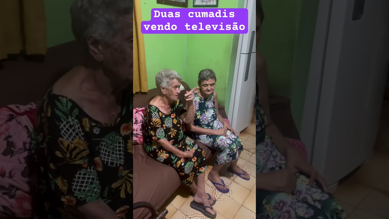 DUAS CUMADIS VENDO TELEVIS&Atilde;O COMBINANDO O VESTIDINHO #shorts #idosos #tv #idosossaudaveis #alegria