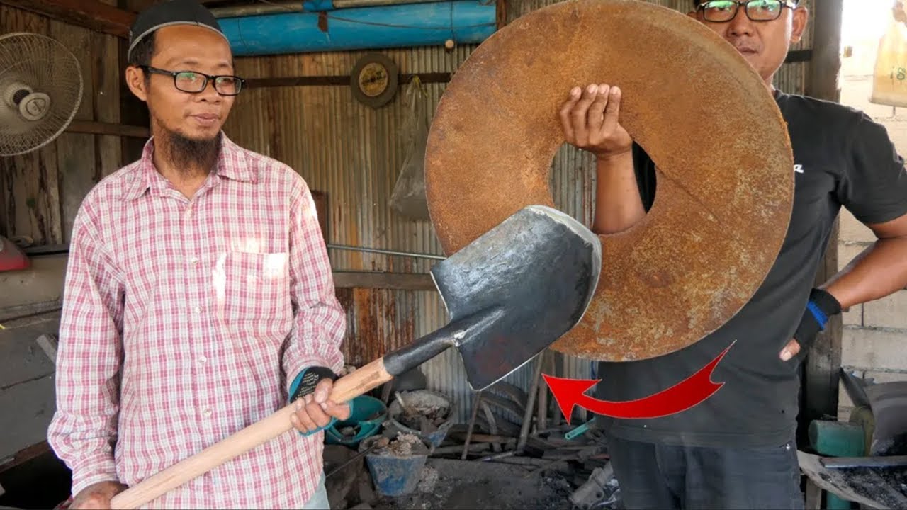 HOW A SHOVEL IS MADE FROM DISC PLOUGH IN SMALL WORKSHOP