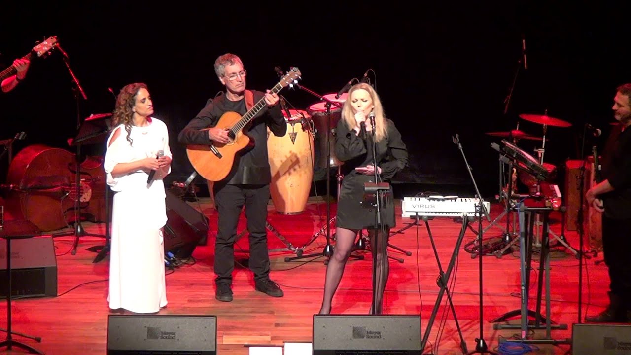 Noa & Anna Maria Jopek perform Uri