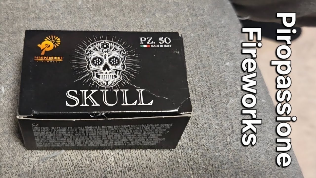SKULL von Piropassione Fireworks / Blitzkracher mit Reibkopf aus Italien 