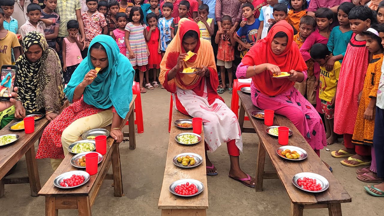 টক, ঝাল, মিষ্টি খাওয়ার চ্যালেঞ্জ। কম সময়ে ৬রকম খাবার খেয়ে গ্রামের আপা অবাক করে দিল। Eating Challenge