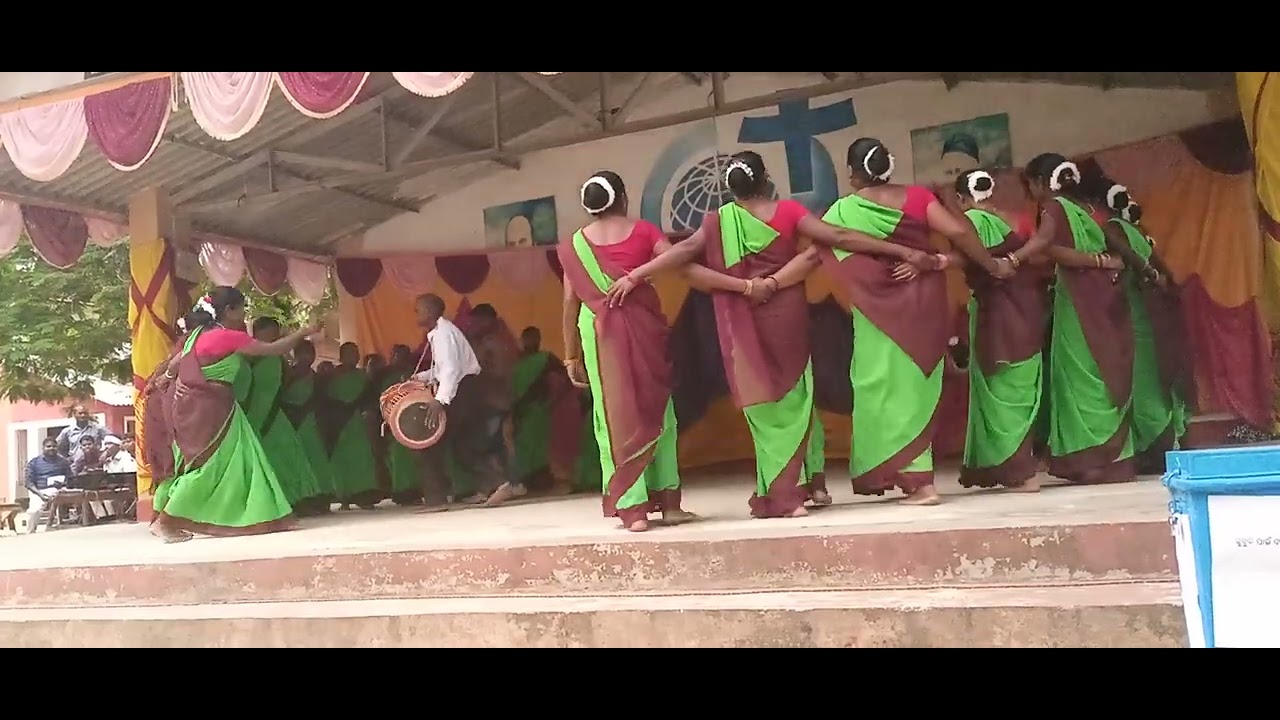 cultural dance from Kiralaga parish aaba parab present By Rangiyadipa women @mrzvrpresent9118