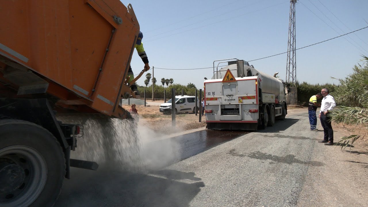 Contin&uacute;an los trabajos de mantenimiento de los caminos rurales de tituralidad municipal