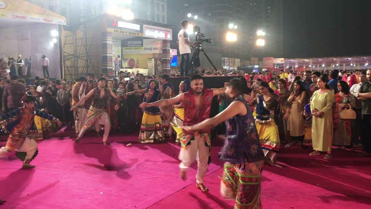 Navratri 2018 // Day 1 // Falguni Pathak