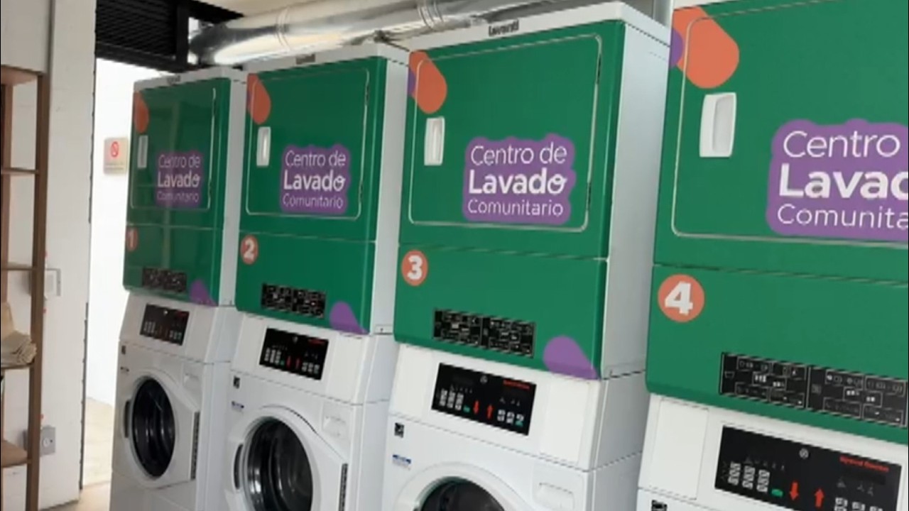 Medellín inauguró el primer centro de lavado comunitario para beneficiar a mujeres cuidadoras