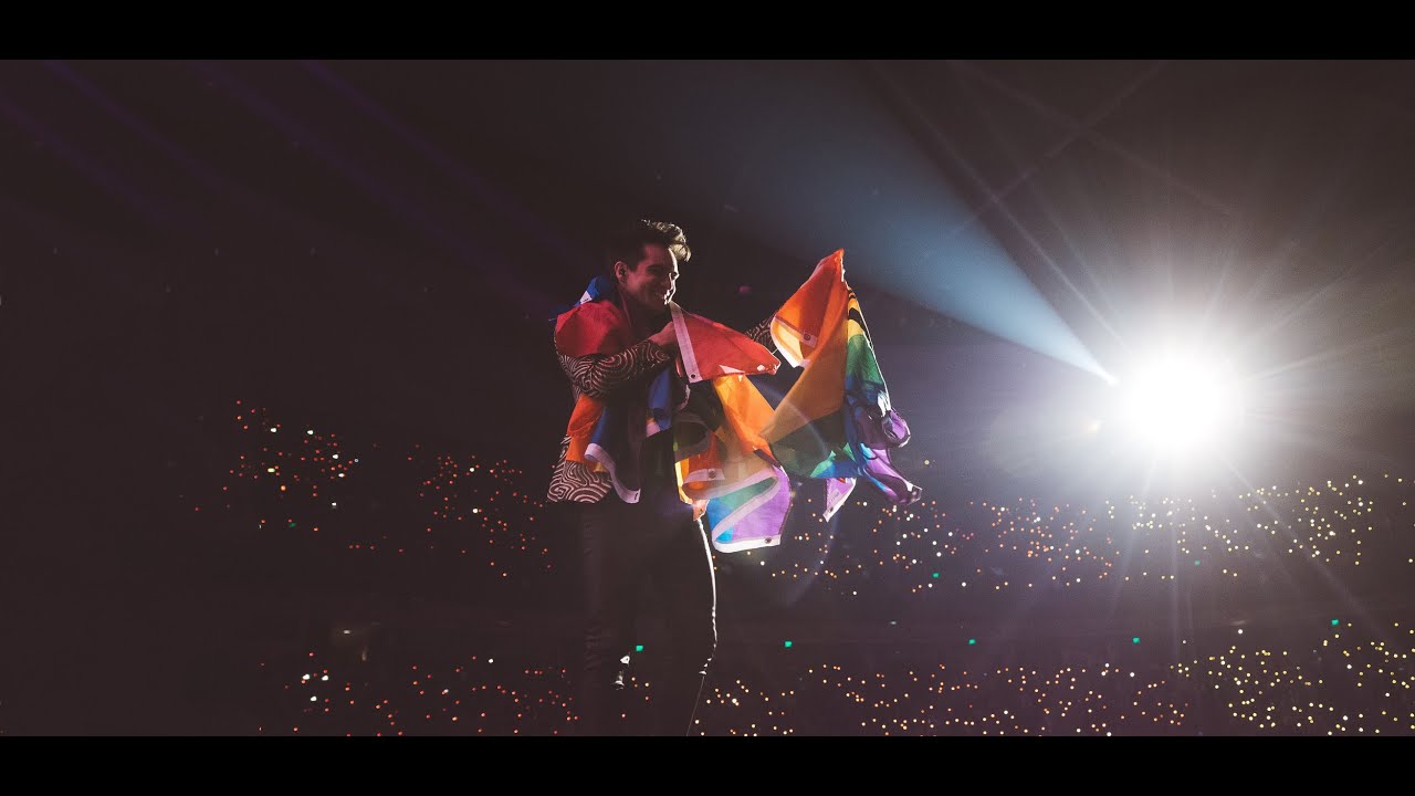 Panic! at The Disco - Girls/Girls/Boys (8D)