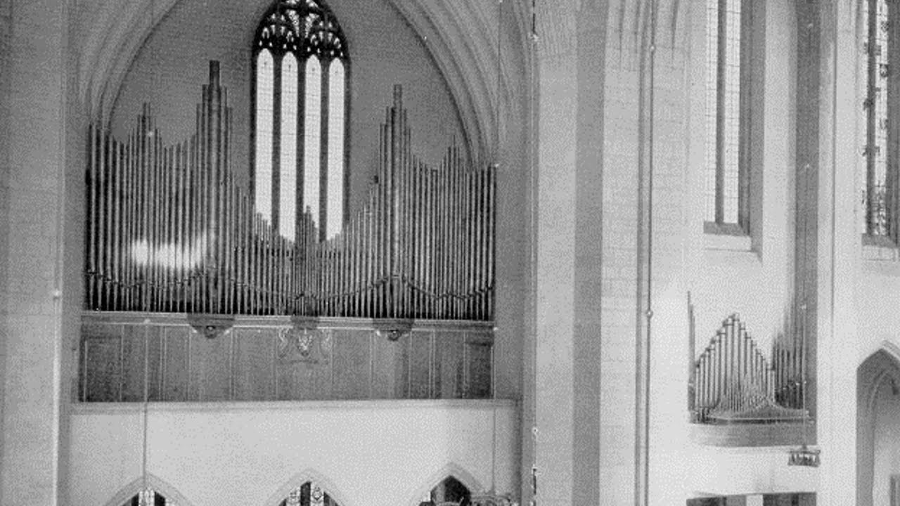 Toccata (Georgi Mushel) - Guildford Cathedral (Barry Rose)