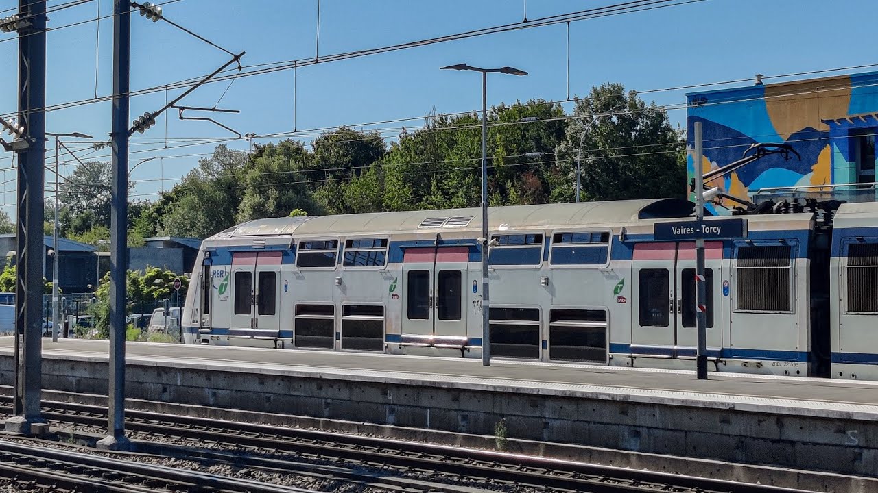 Spot en gare de Vaires Torcy (Corail, OUIGO, AGC...)