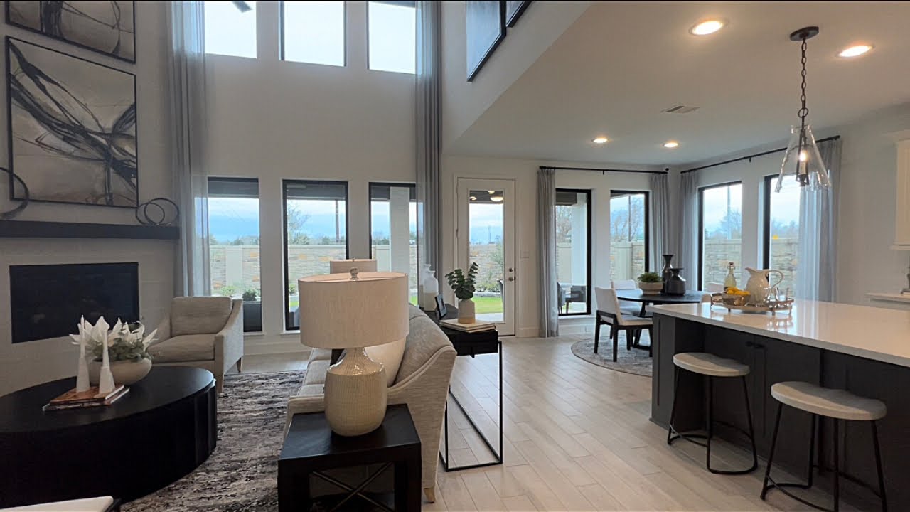 Check Out This Luxury Home with Neutral Decor : Model Home Tour