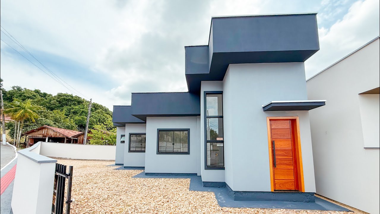 CASA DE ESQUINA LINDA  MINHA CASA MINHA VIDA COM TERRENO ENORME EM SAO JOÃO BATISTA R$ 330MIL