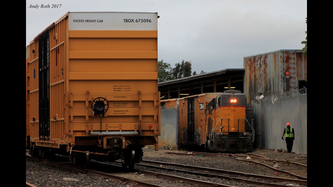 Oakland Area Railfanning Featuring the YOA82 