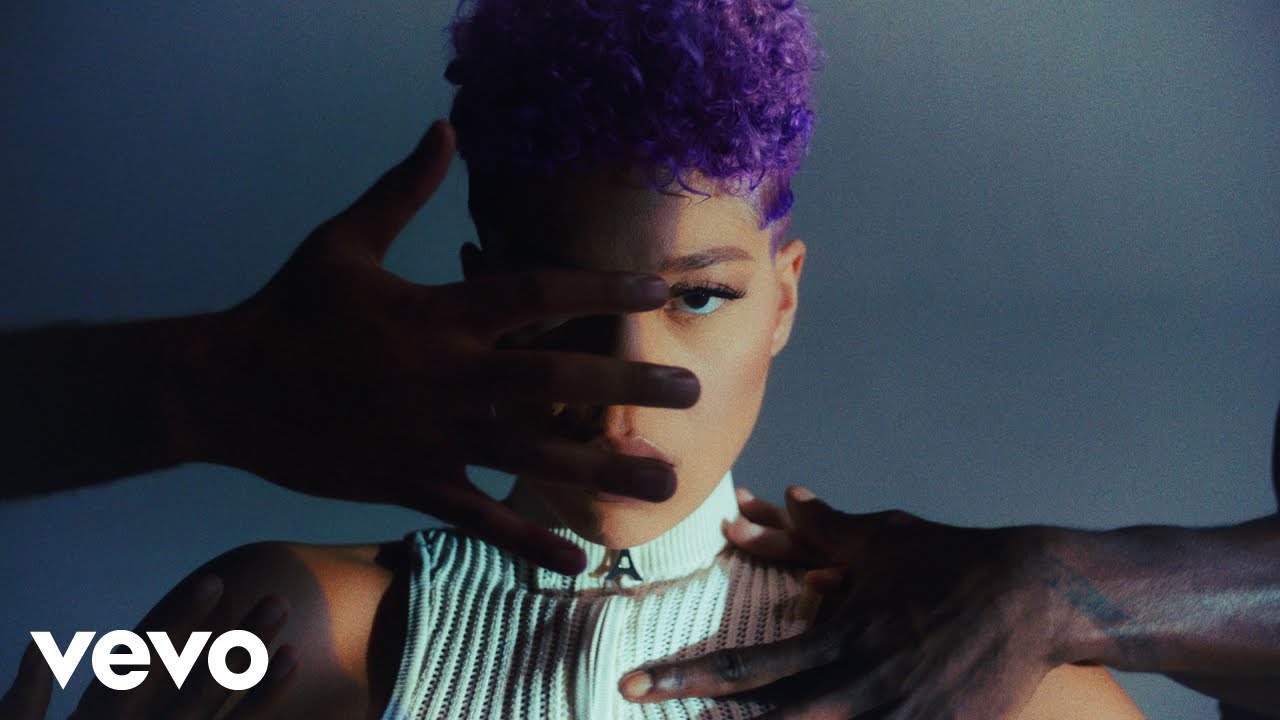 Dorely - Thérapie (Clip officiel)