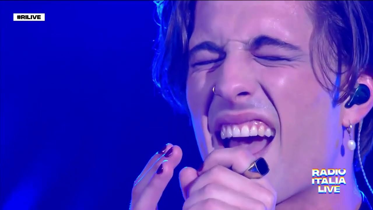 Måneskin - La paura del buio / Fear of the Dark (Radio Italia Live) - SUBTITLES ENGLISH + ITALIAN