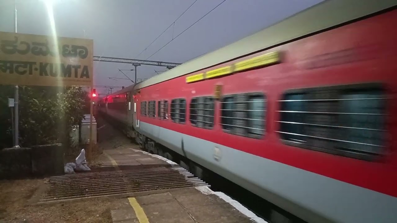 Panchagana SF Express Karwar-KSR Bengaluru City Junction hauled by WDP-4D at Kumta railway station 
