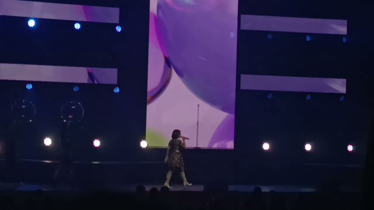 Alizée chante j'en ai marre ! A Strasbourg 