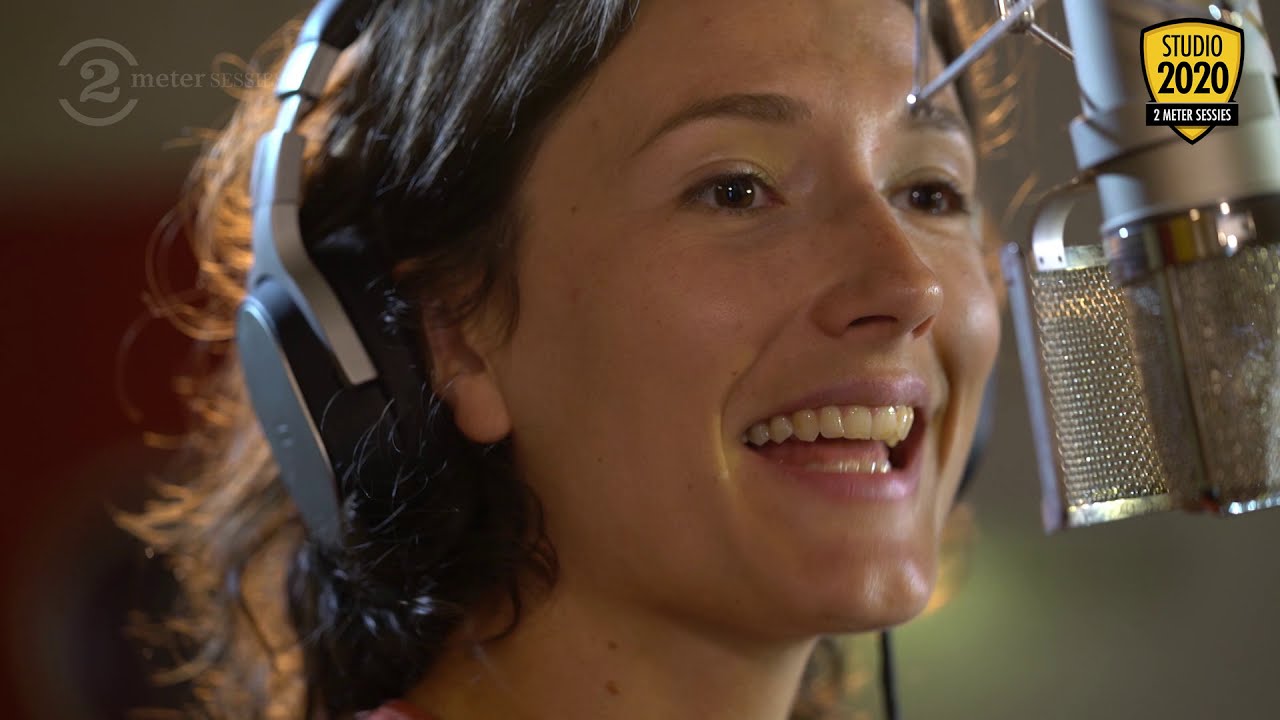 Eva van Manen -  Omdat We Verdergaan (Live on 2 Meter Sessions, 2020)