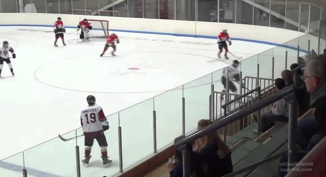 Impresionante pelea en partido de Hockey