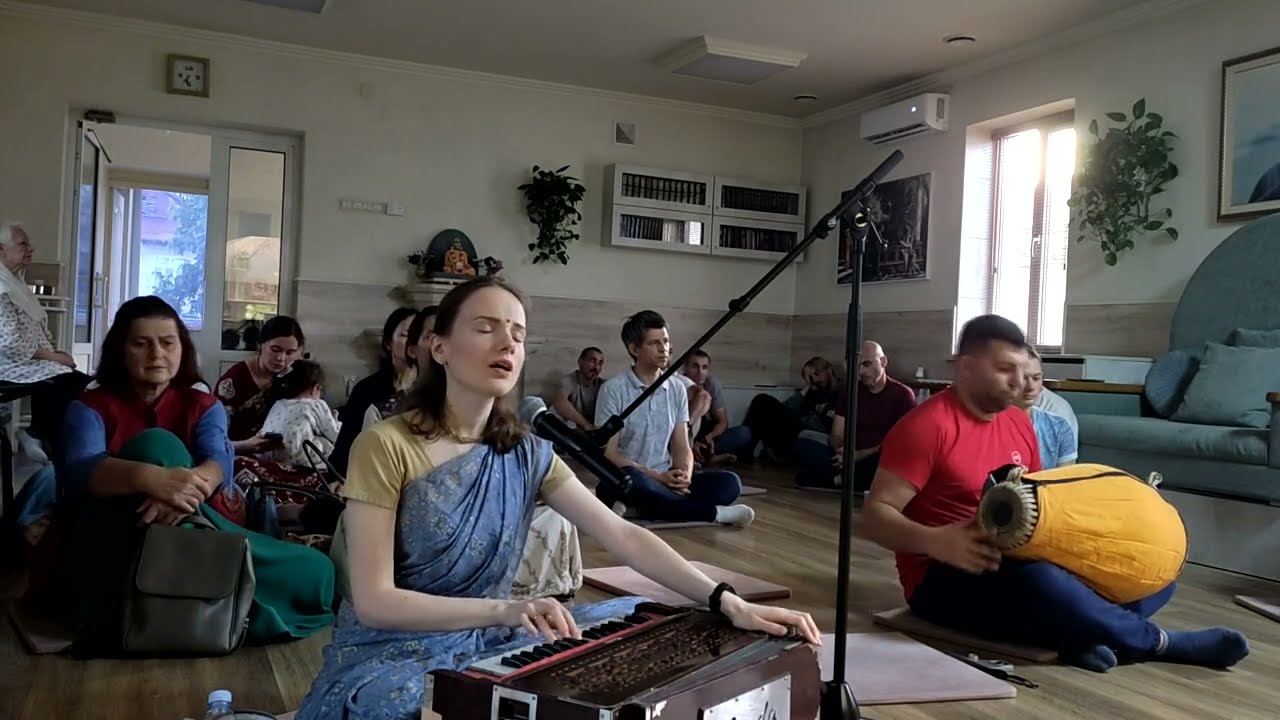 Evening Kirtan - Krishna-lila Devi Dasi