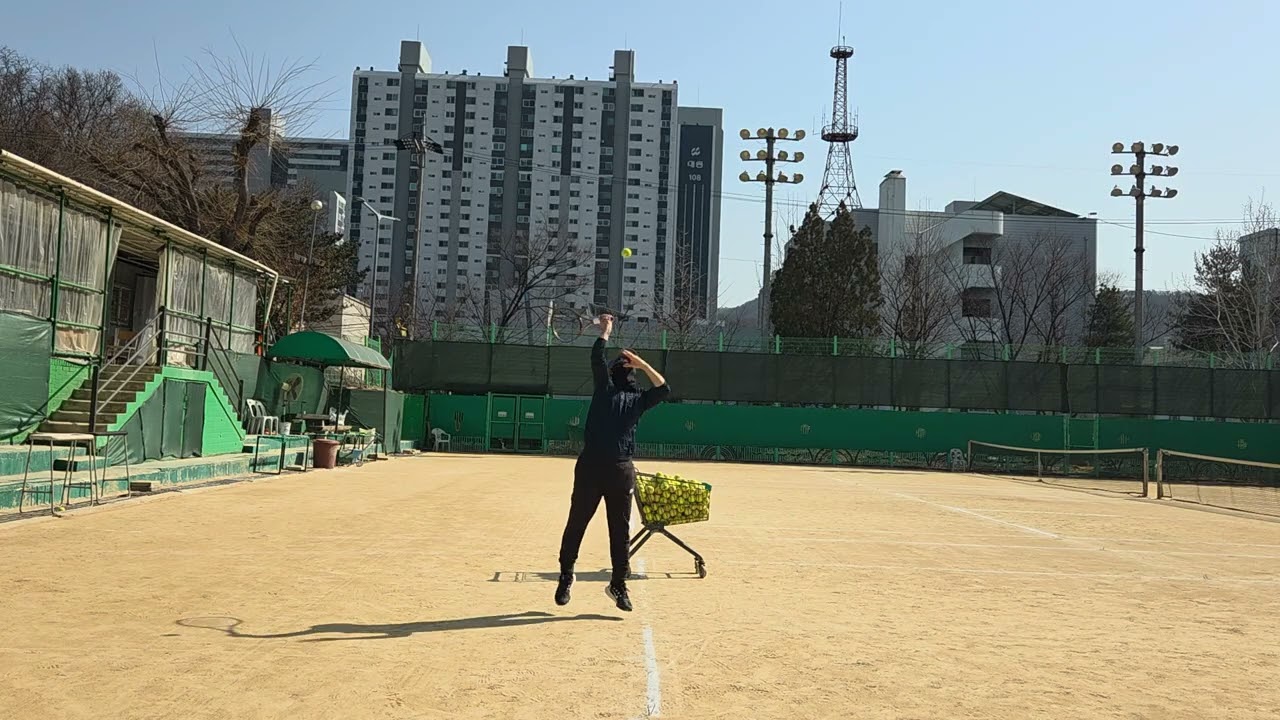 서브[자세] 20260228 라켓 뒤로 길게 빼서 트로피 자세 만드는 연습