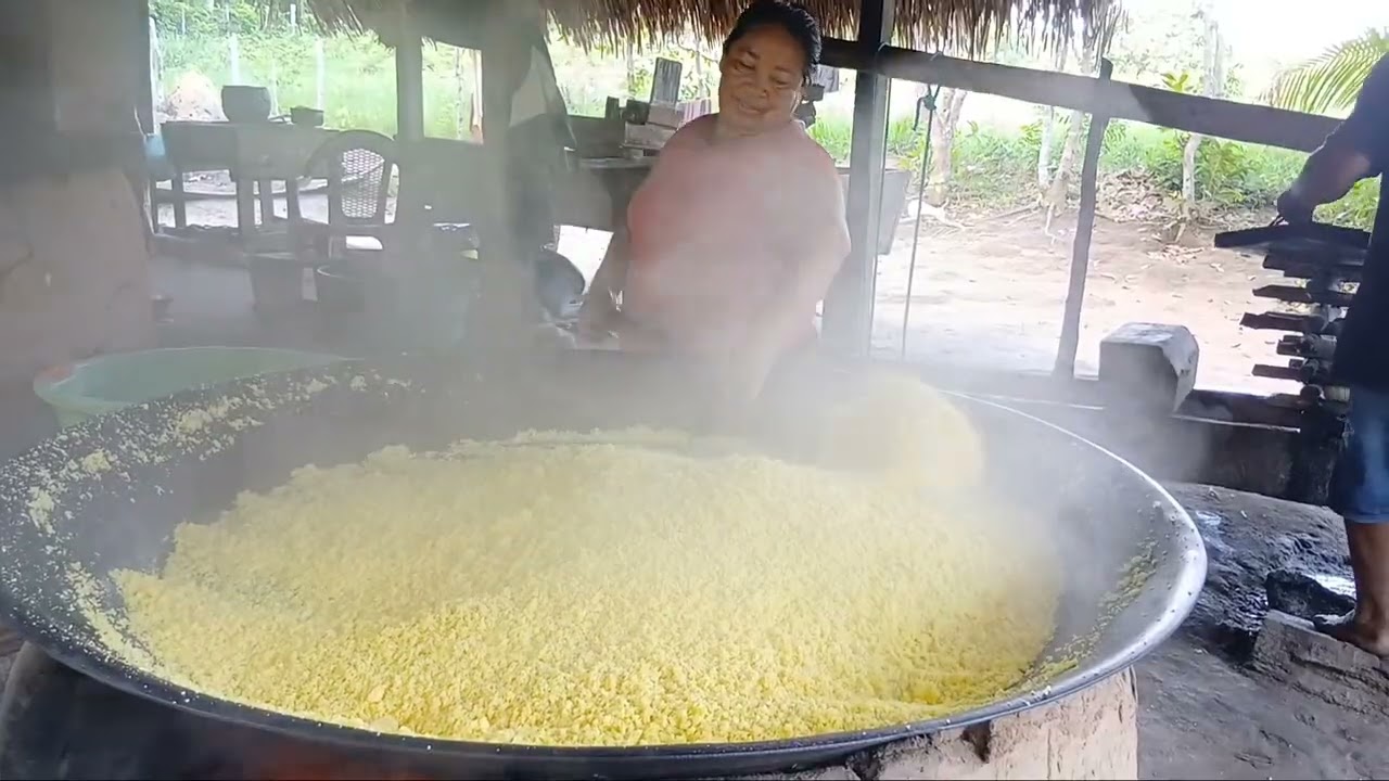 Produção de farinha em Vila Castanhal, Juruti/PA