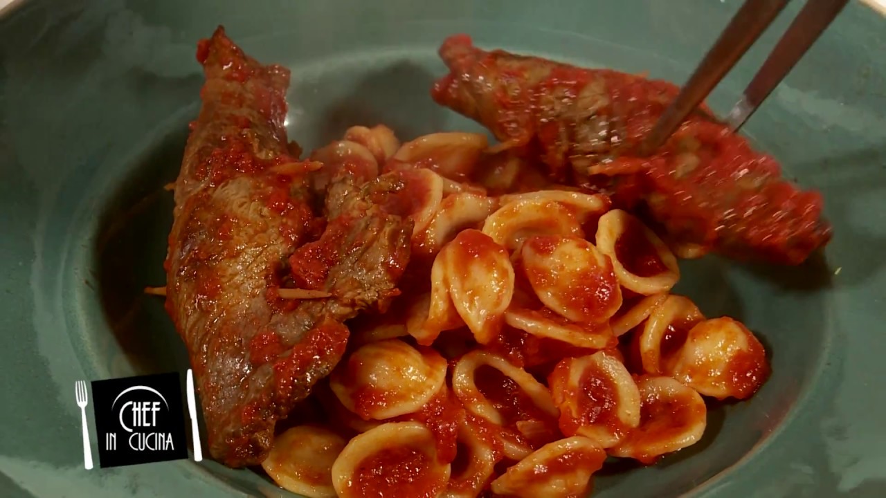 Chef in Cucina - Orecchiette con sugo di carne di cavallo