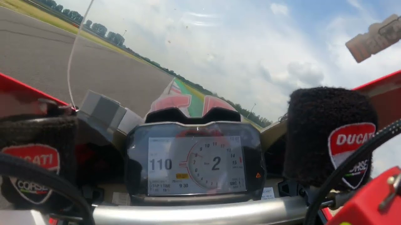 Slovakiaring on Ducati Panigale V4s 