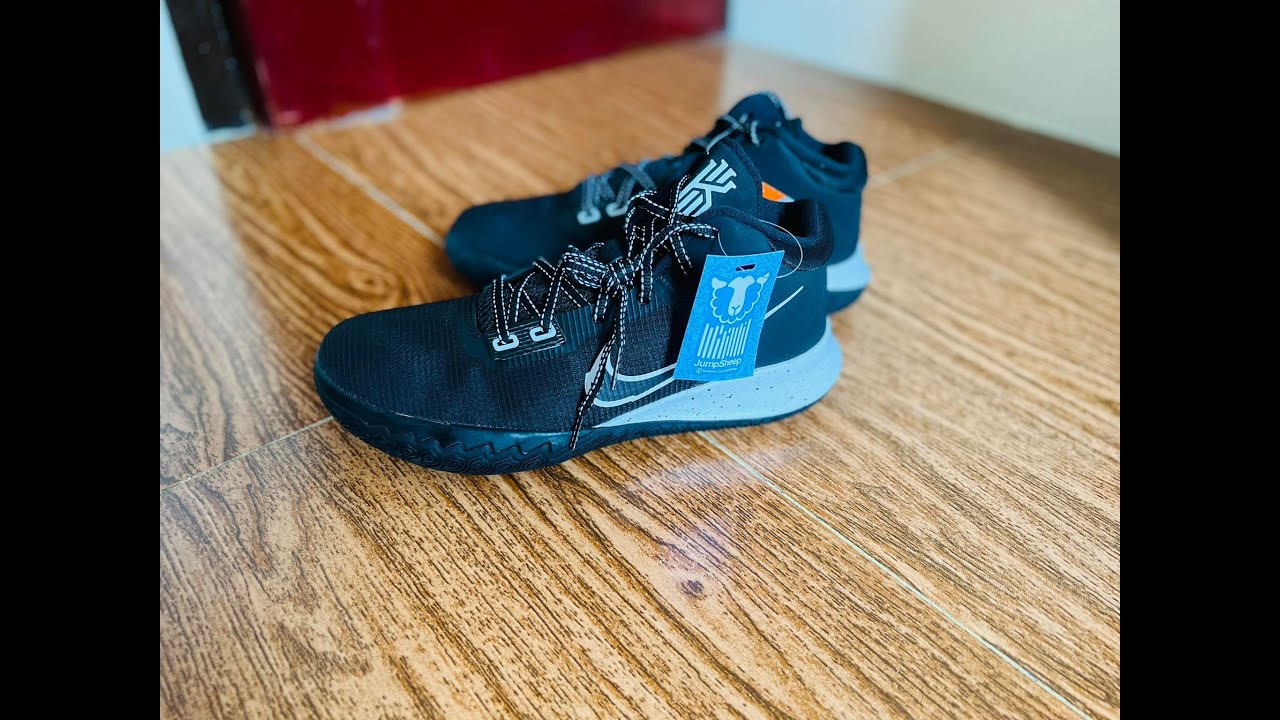 Unboxing: Kyrie Flytrap 4 'Black White'
