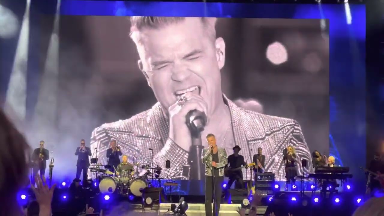 Robbie Williams - Don’t Look Back in anger