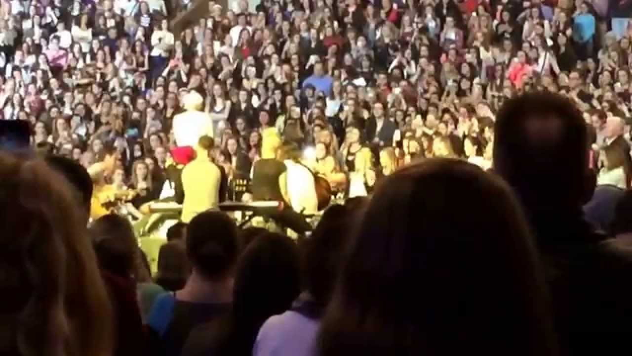 Miley Cyrus Soundcheck Boston Landslide Cover