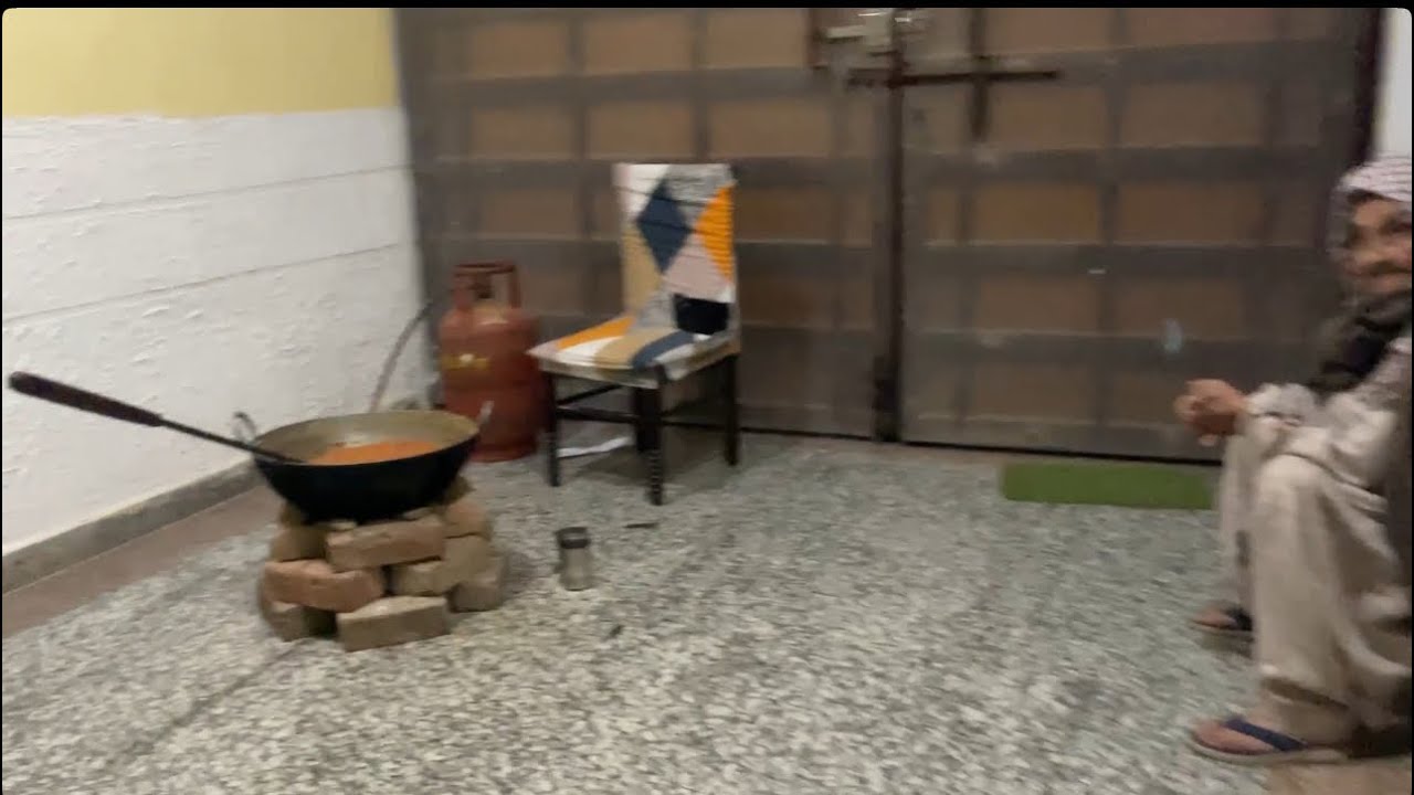 Aaj bnaya akeli n gajarpak or video bhi akeli n a bnai bp low me bhi kiya bhut sara Kam 