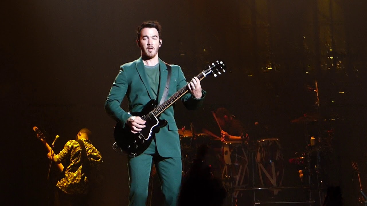 Strangers - Jonas Brothers - 2019 Happiness Begins Concert Tour - TD Garden - Boston, MA [8/17/2019]