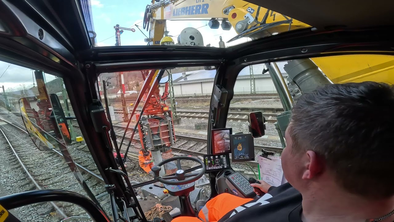 MOVAX AM LIEBHERR A922RAIL | ZWEIWEGEBAGGER | RAMMEN | GOPRO | MOBILBAGGERFAHRER