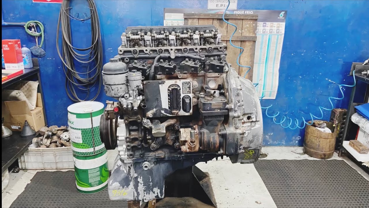 Montagem motor Mercedes Atego OM 924.