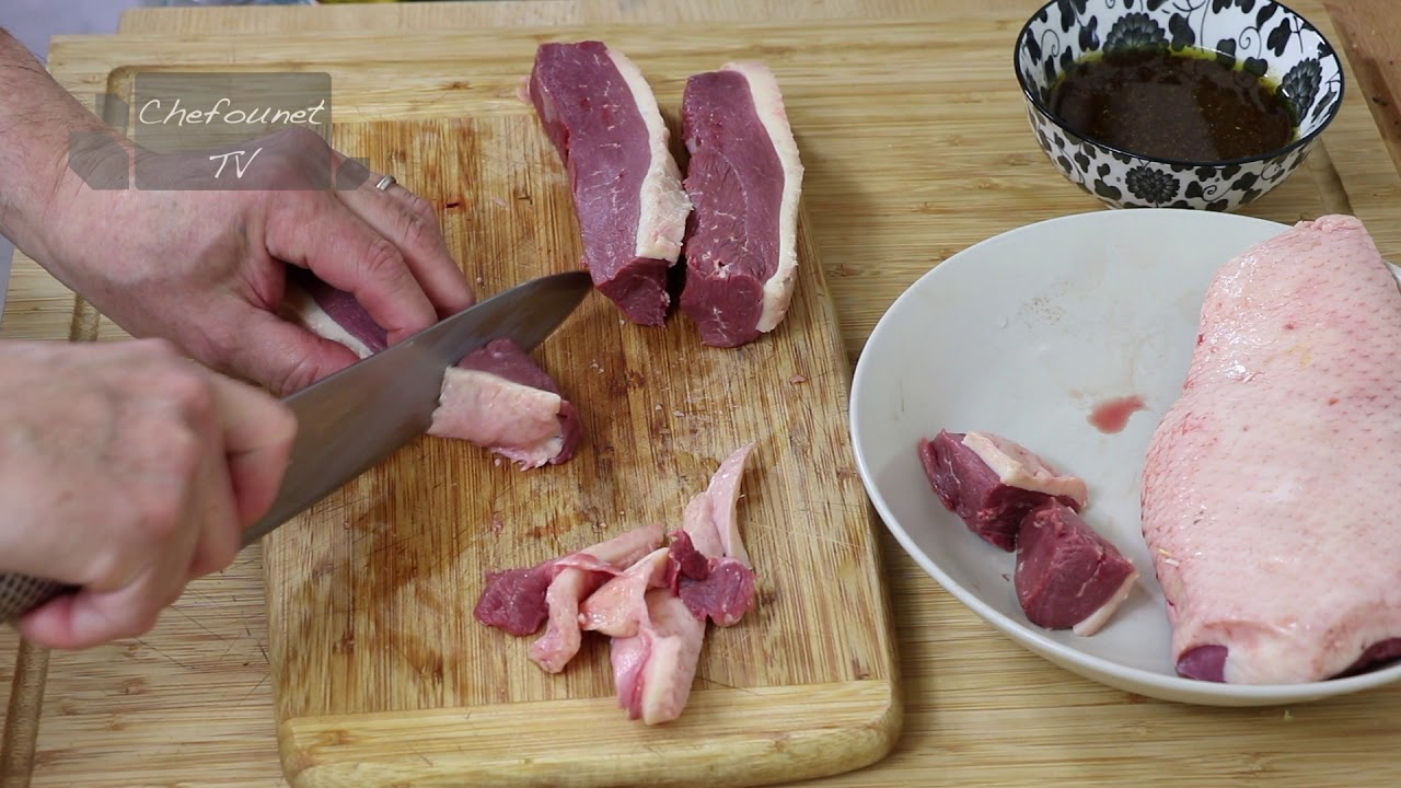 Brochettes de magret de canard aux abricots et au romarin