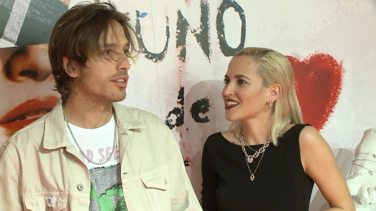 Ana Fernández y Adrián Roma presumen de su amor