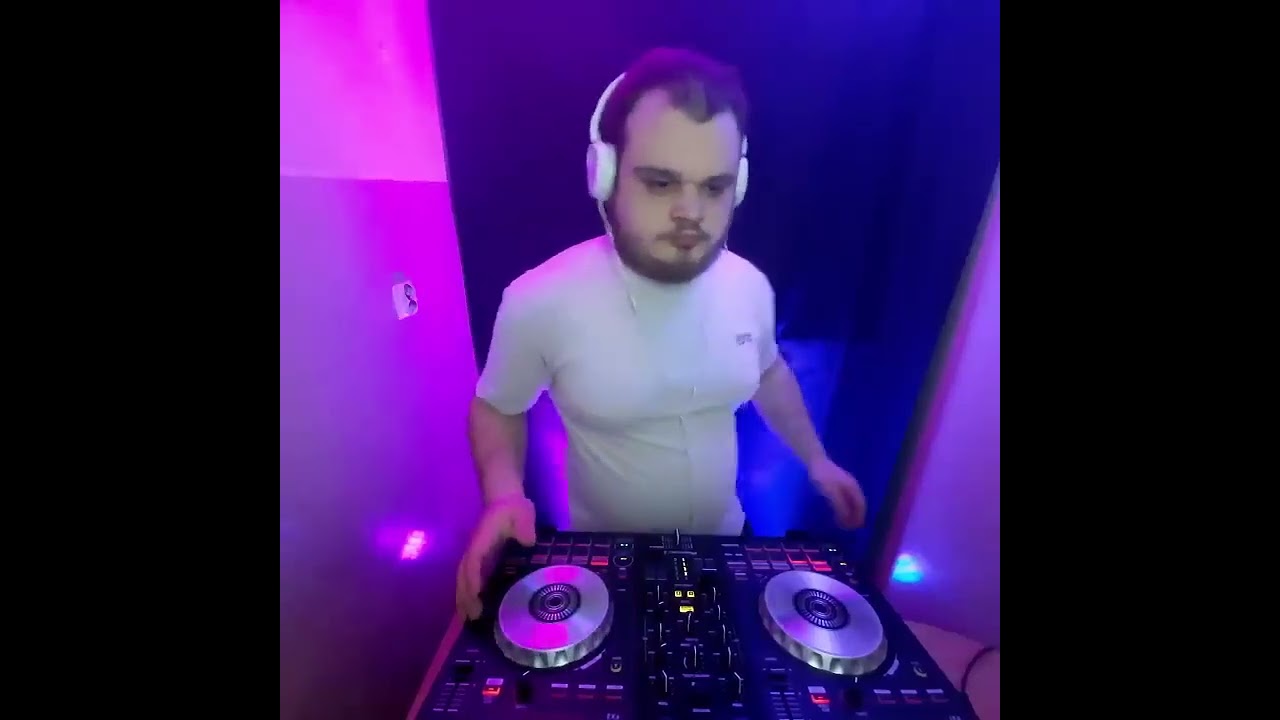 Lecimy do Dubaju To Zaczynamy tą przygodę z Lecimy z akunem Odlot