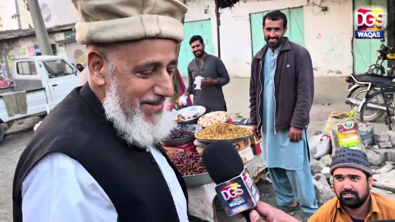 رمضان قریب آتے ہی ہفتہ بازار میں خریداری کی چہل پہل اور دلکش رونق دوبالا ہو جاتی ہے۔