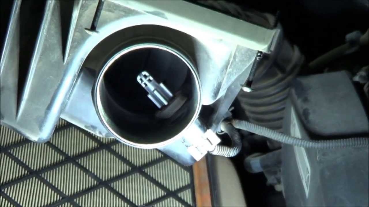 تنظيف فلتر و حساس الهواء شيفروليه كروز How to clean air filter and sensor engine for Chevrolet cruze
