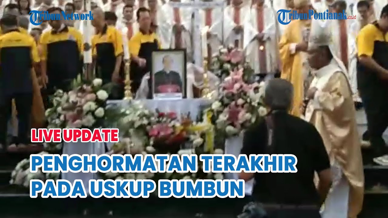 🔵Suasana penghormatan terakhir pada Uskup Emeritus Mgr. Hieronymus Herculanus Bumbun