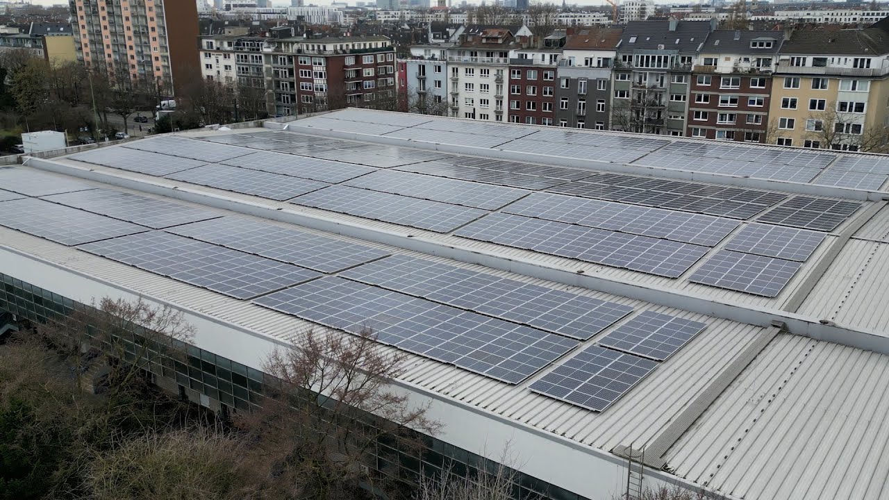Eisstadion Brehmstra&szlig;e: Neues Solarkraftwerk auf dem Dach in Betrieb